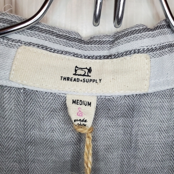 Thread & Supply Cropped Button Down Sz M - Picture 4 of 5